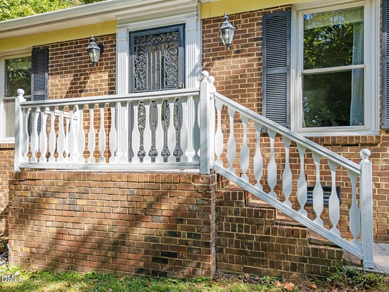 6404 Dixon Dr, Raleigh, NC 27609