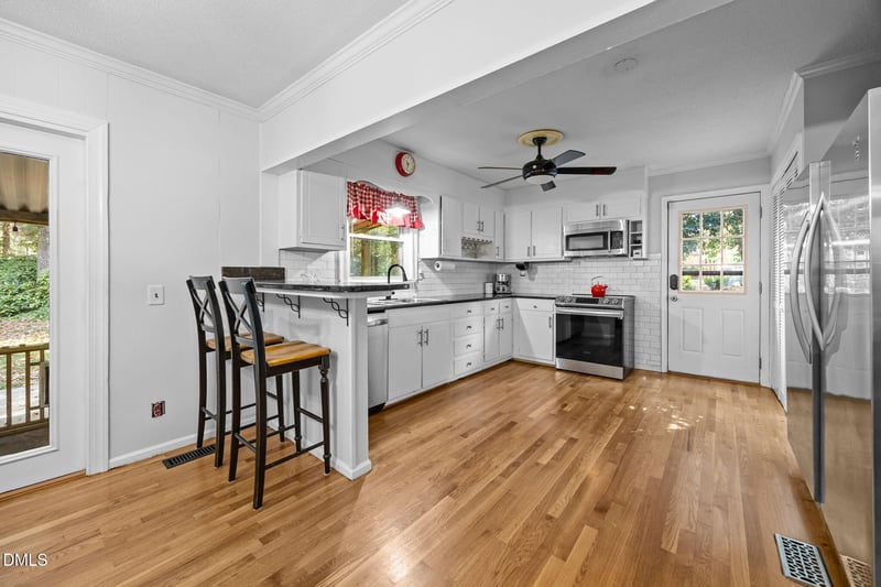6404 Dixon Dr, Raleigh, NC 27609