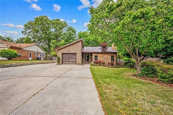 6404 Irvington Ct, Fayetteville, NC 28314