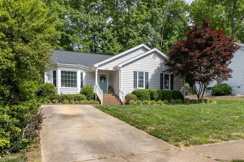 6404 Westborough Dr, Raleigh, NC 27612