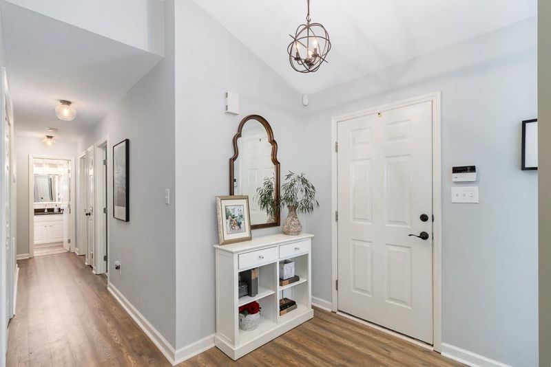 6404 Westborough Dr, Raleigh, NC 27612