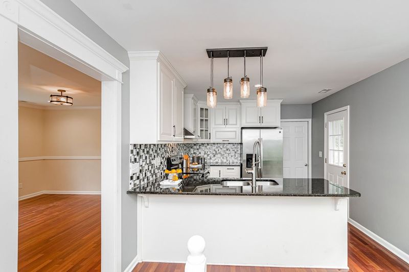 6405 Dixon Dr, Raleigh, NC 27609