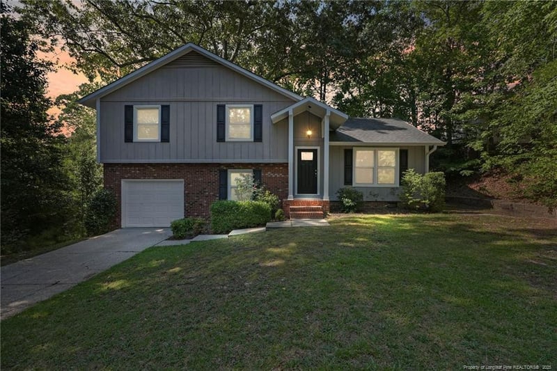 6405 Riegelwood St, Fayetteville, NC 28314