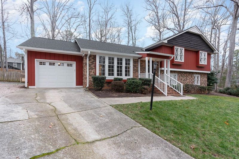 6405 Shadow Ct, Raleigh, NC 27613