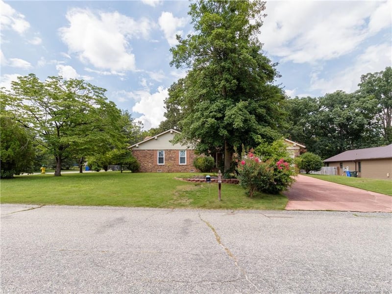 6406 Irvington Ct, Fayetteville, NC 28314