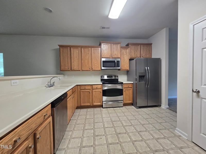 6408 Bunker Hill Dr, Raleigh, NC 27610