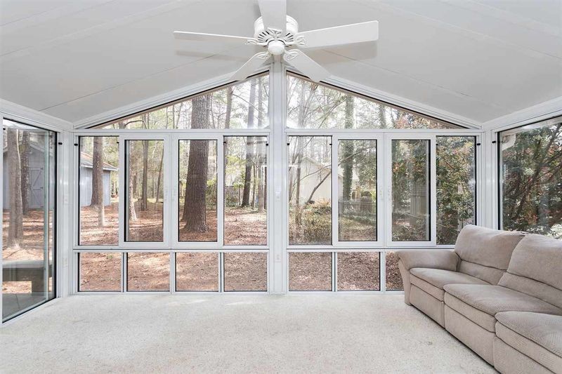 6408 Dresden Ln, Raleigh, NC 27612