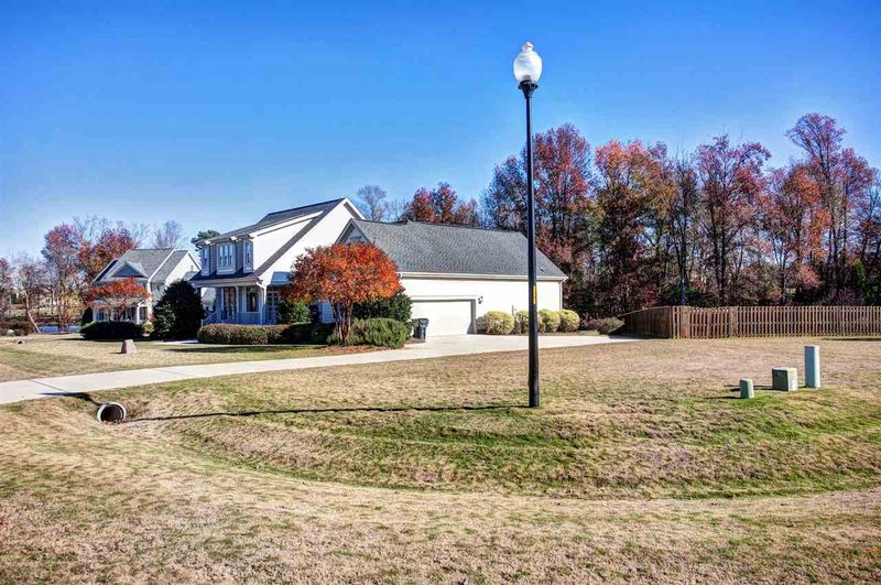 6408 Willake Ct, Holly Springs, NC 27540