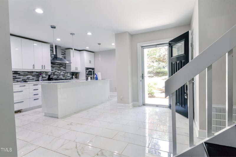 6409 Lakeland Dr, Raleigh, NC 27612