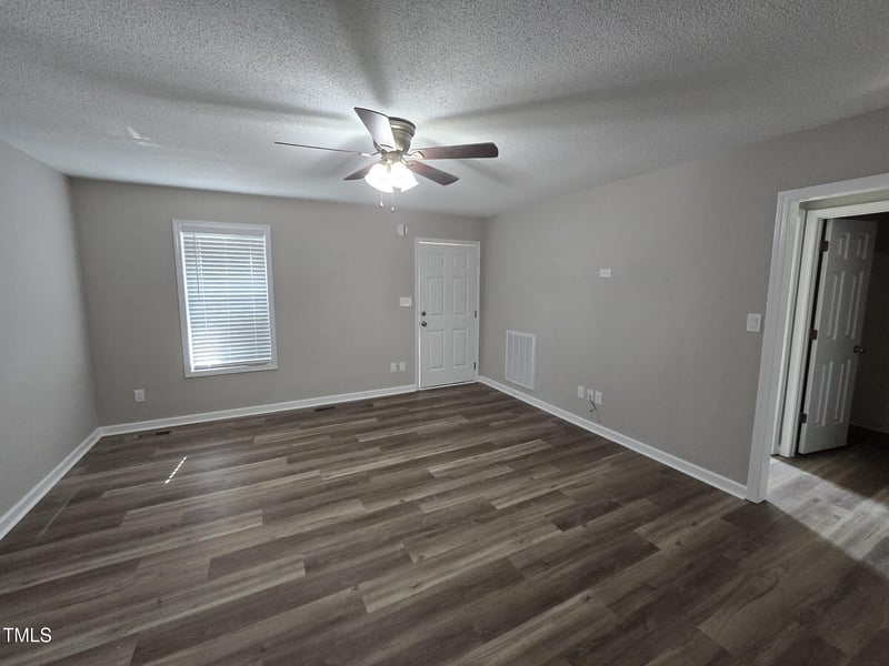 641 Avondale Dr, Clayton, NC 27520