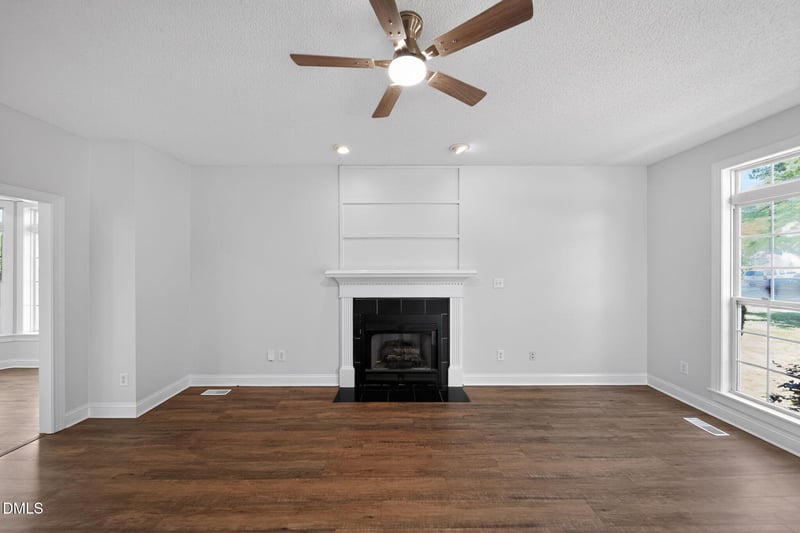 641 Commander Dr, Wendell, NC 27591