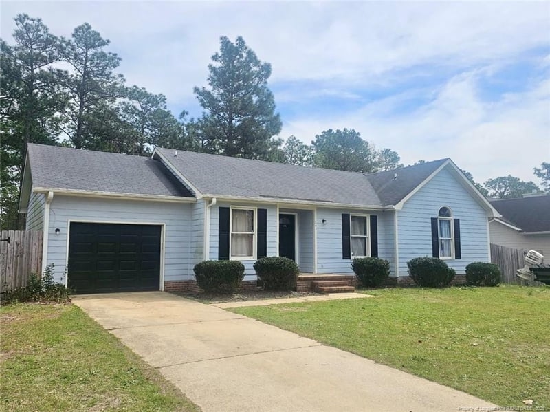 641 Daharan Dr, Fayetteville, NC 28314
