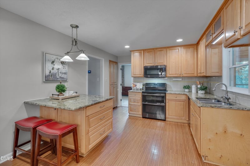 641 Kings Fork Rd, Cary, NC 27511