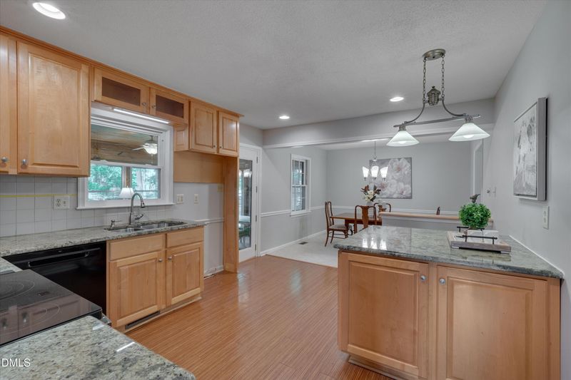 641 Kings Fork Rd, Cary, NC 27511