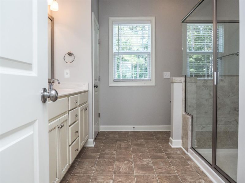 6410 Grassy Knoll Ln, Raleigh, NC 27616