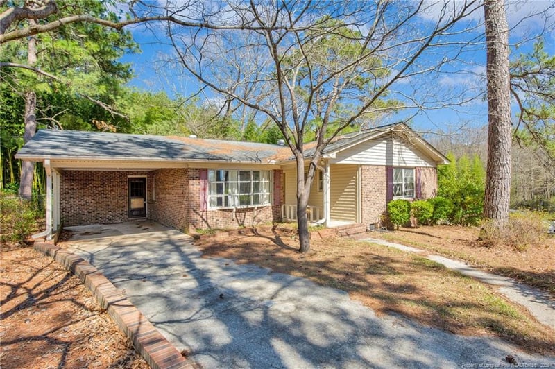 6411 Huntleigh Ct, Fayetteville, NC 28303