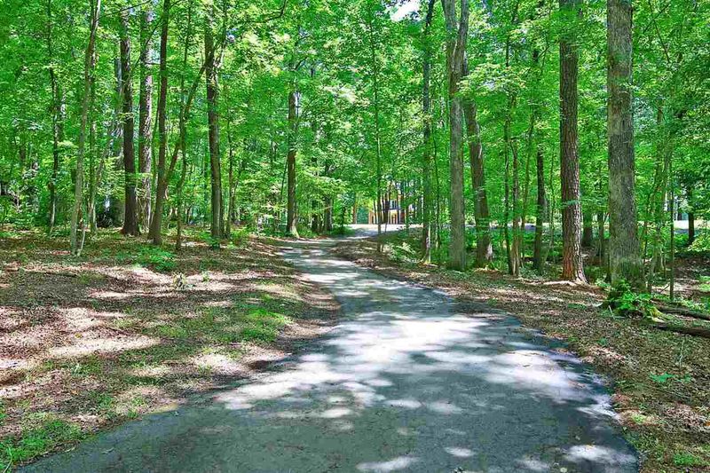 6412 Deerview Dr, Raleigh, NC 27606