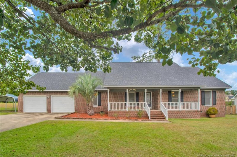 6412 Rolling Meadows Ln, Fayetteville, NC 28306