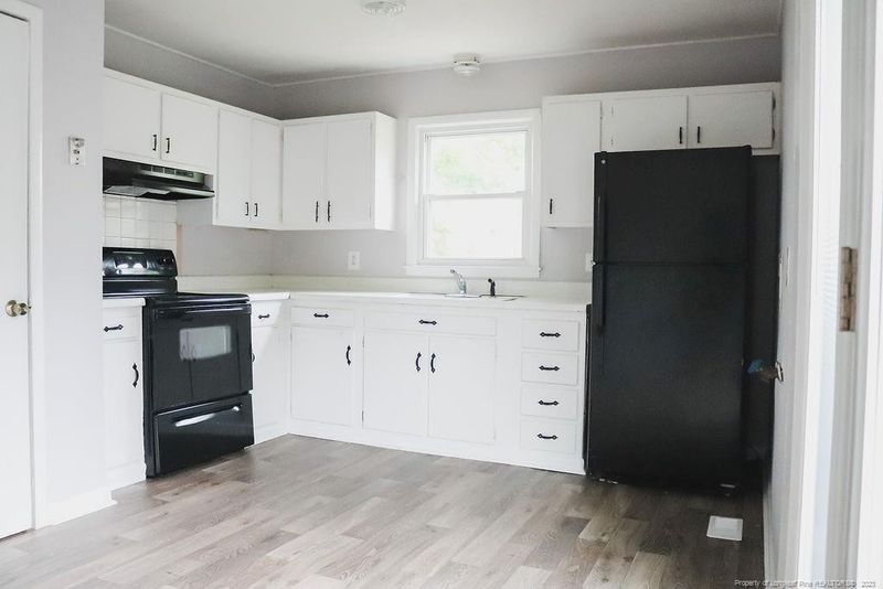 6414 Spring Hill Dr, Fayetteville, NC 28311