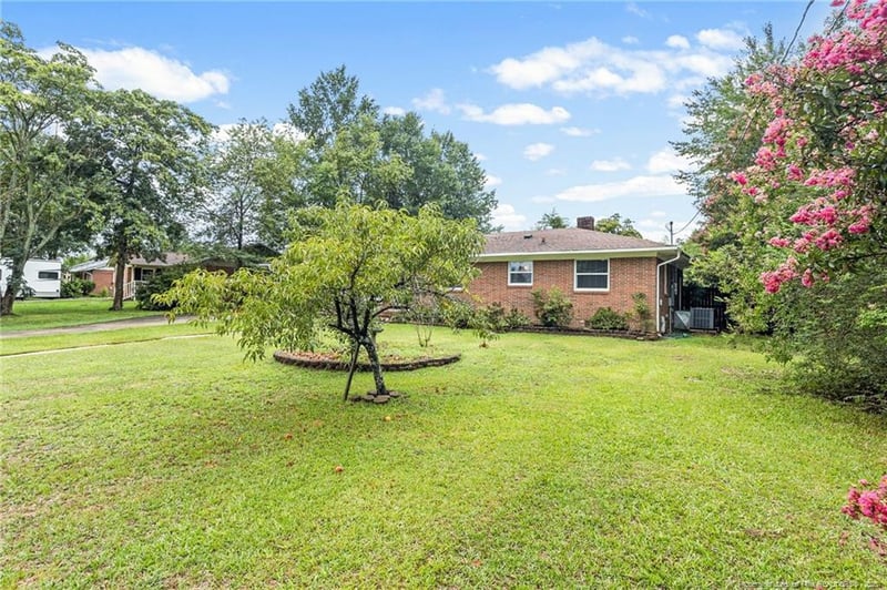 6415 Deland Ave, Fayetteville, NC 28303