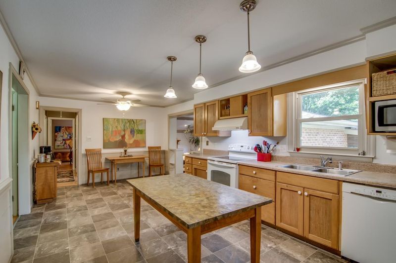 6416 Cass Holt Rd, Holly Springs, NC 27540