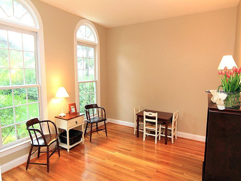 6416 Falconbridge Rd, Chapel Hill, NC 27517