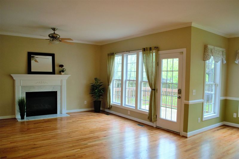 6416 Nowell Pointe Dr, Raleigh, NC 27607