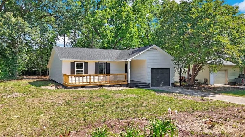 6416 Winter Park Dr, Fayetteville, NC 28304