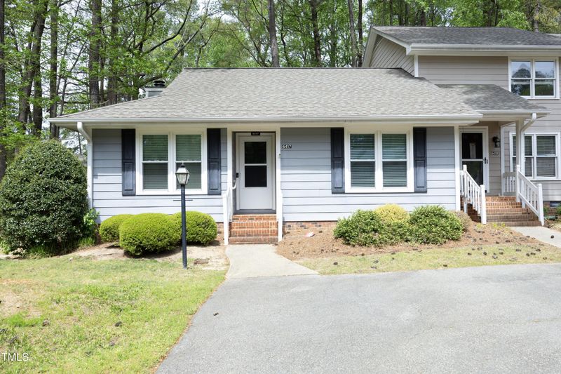 6417 Meadow View Dr, Raleigh, NC 27609