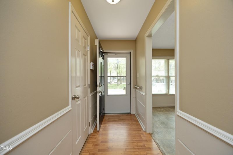 6417 Meadow View Dr, Raleigh, NC 27609