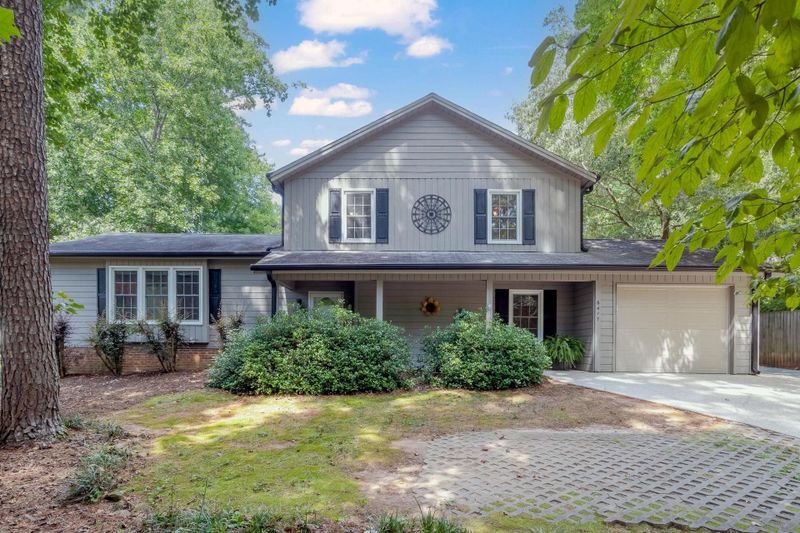 6417 Rockrest Ct, Raleigh, NC 27612