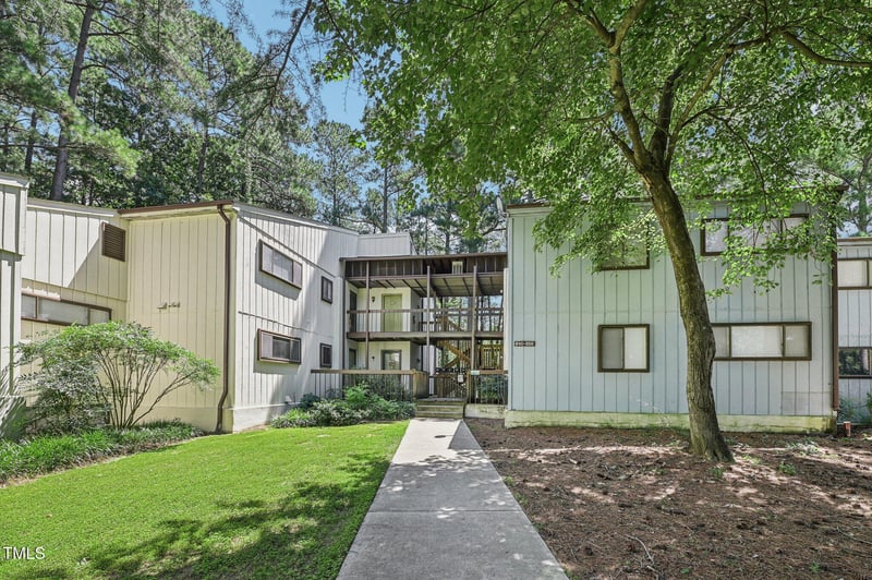 642 Pine Ridge Pl, Raleigh, NC 27609