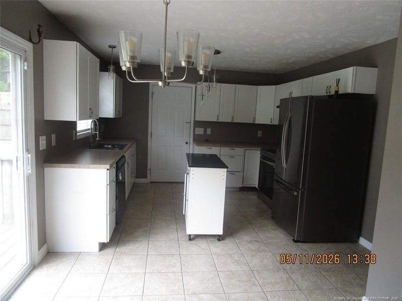 642 Pinevalley Ln, Sanford, NC 27332