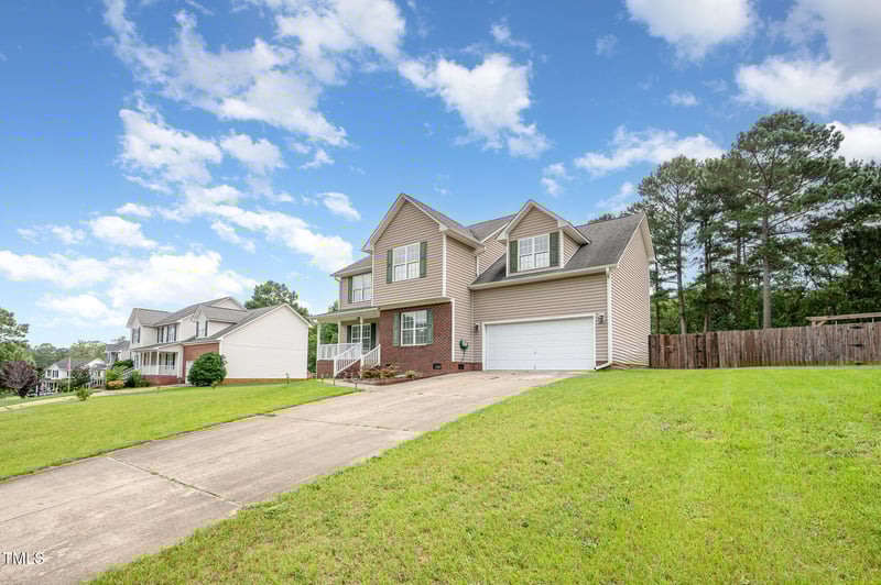 642 Pinevalley Ln, Sanford, NC 27332