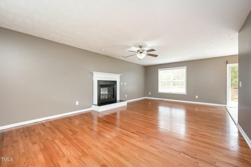 642 Pinevalley Ln, Sanford, NC 27332
