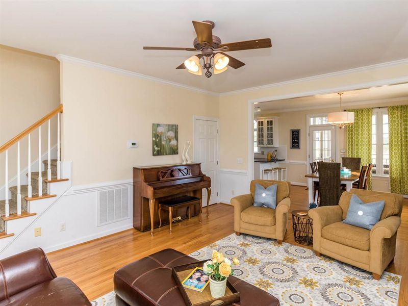 6421 Cablewood Dr, Raleigh, NC 27603
