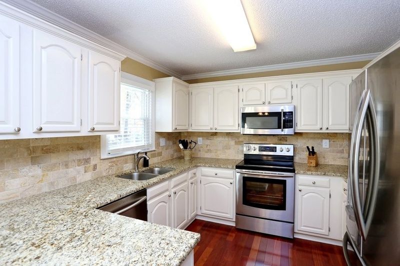 6421 Dry Fork Ln, Raleigh, NC 27617