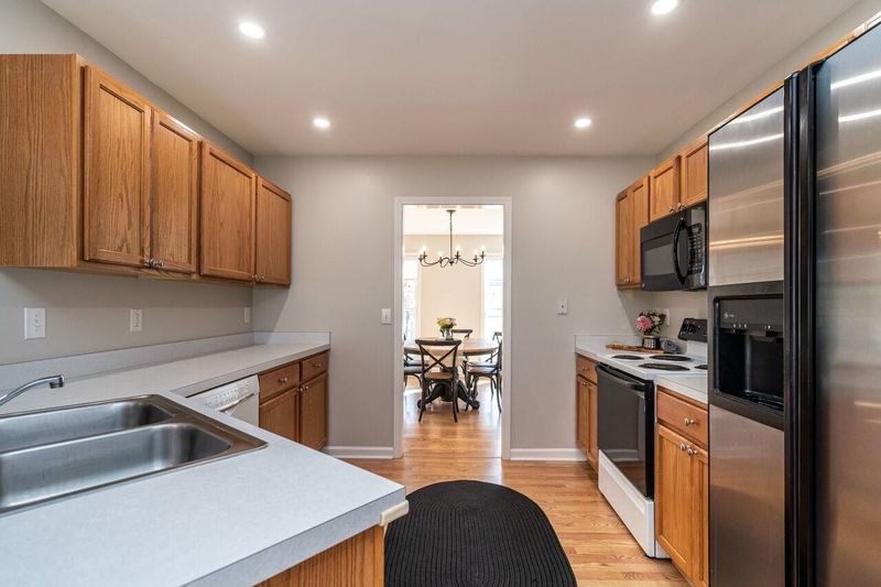 6421 Willowlawn Dr, Wake Forest, NC 27587
