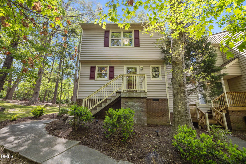 6422 English Oaks Dr, Raleigh, NC 27615