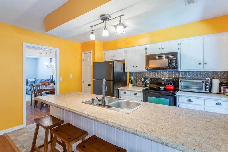 6423 Andsley Dr, Raleigh, NC 27609