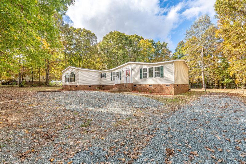 6423 Forest Grove Dr, Snow Camp, NC 27349