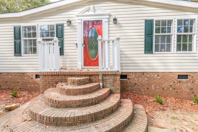 6423 Forest Grove Dr, Snow Camp, NC 27349