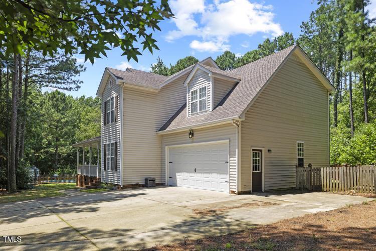 6425 Cross Ridge Dr, Holly Springs, NC 27540