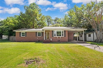 6425 Freeport Rd, Fayetteville, NC 28303