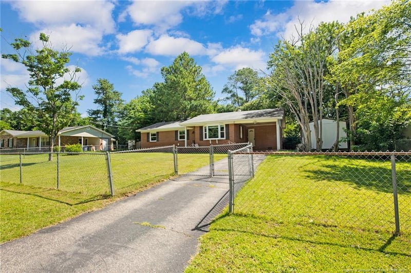 6425 Freeport Rd, Fayetteville, NC 28303