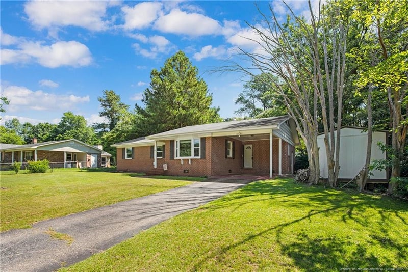 6425 Freeport Rd, Fayetteville, NC 28303