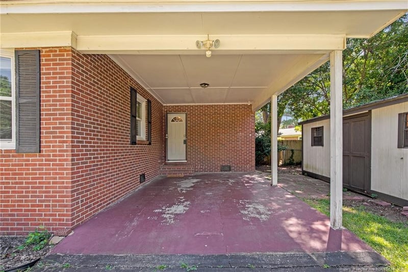6425 Freeport Rd, Fayetteville, NC 28303