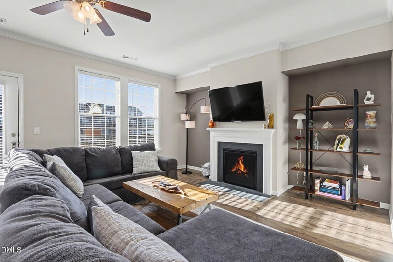 6425 Perry Creek Rd, Raleigh, NC 27616