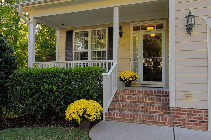 6429 Westborough Dr, Raleigh, NC 27612