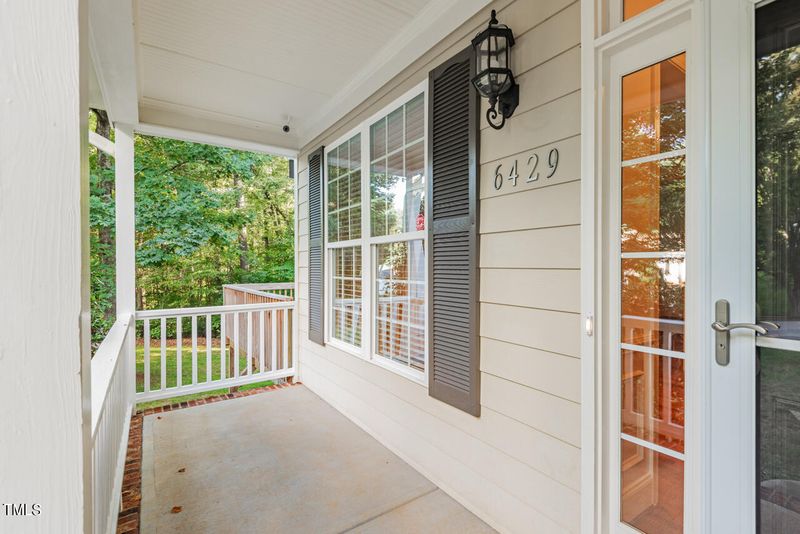6429 Westbourgh Dr, Raleigh, NC 27612